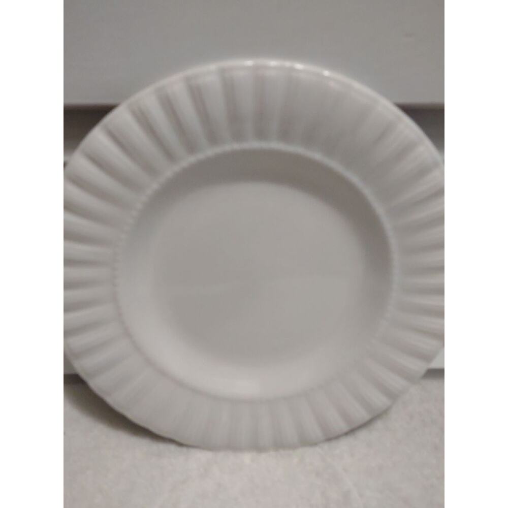 Thomson Pottery 8.25" Maison White stoneware salad plate only ruffle rim